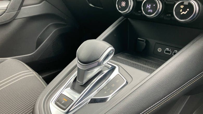 Renault Captur 1.6 E-Tech full hybrid 145 Engineered 5dr Auto Hybrid Hatchback